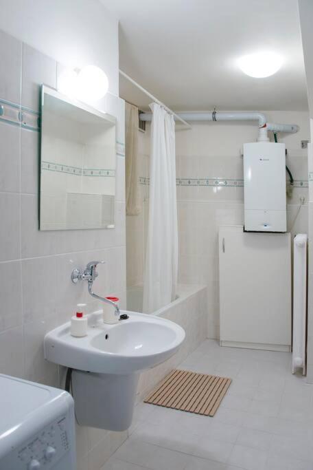 Dlouha Apartment 2Bd Прага Екстериор снимка