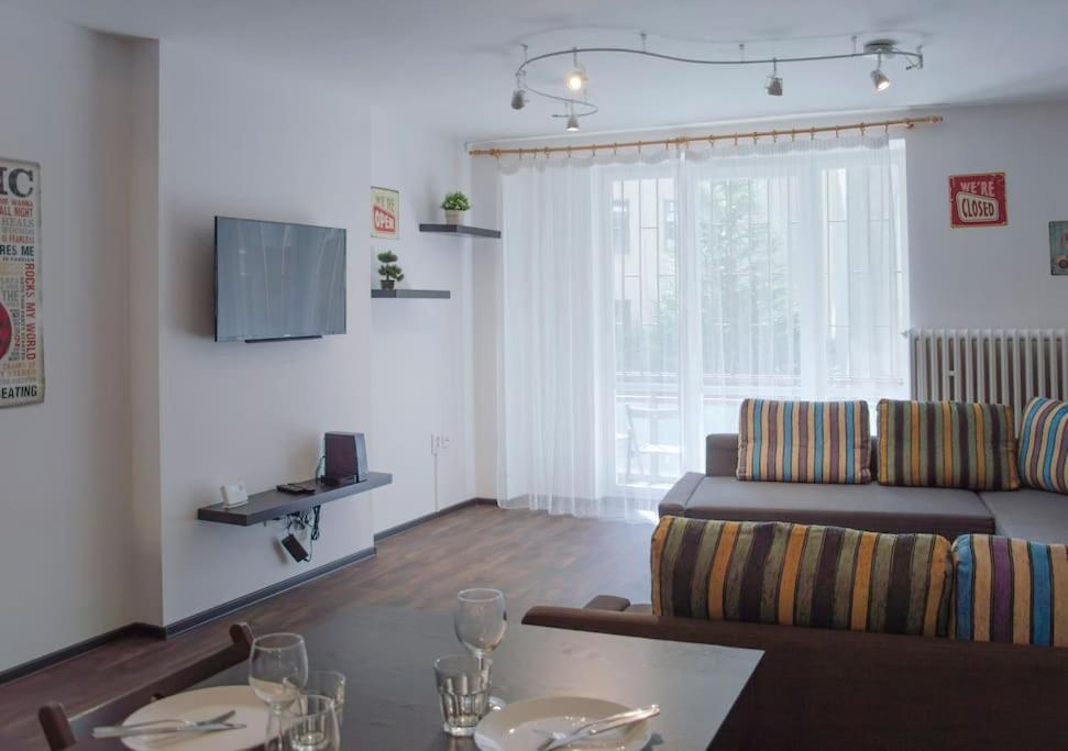 Dlouha Apartment 2Bd Прага Екстериор снимка
